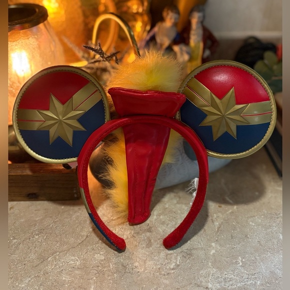 Disney Captain Marvel Headband Unisex - Picture 1 of 6